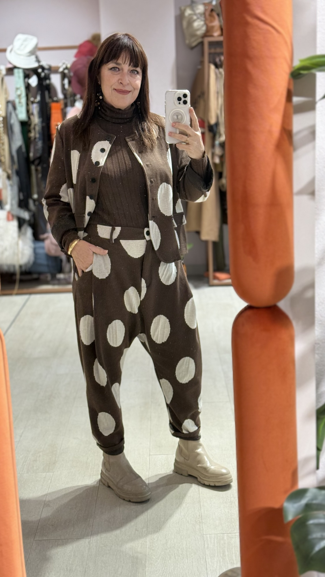 conjunto pantalon y chaqueta puntos aloha